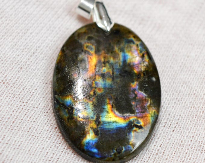 48-carat Labradorite - natural stone cabochon pendant - Madagascar / GC46