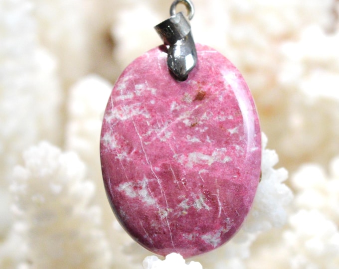 50 carat Thulite - natural stone cabochon pendant - Norway / GA3