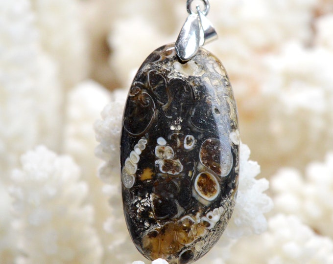 Turitella agate 34 carats - natural stone cabochon pendant - USA // DV35