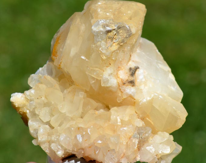 Calcite 253 grams - Limestone quarry, Limont-Fontaine, Maubeuge, Avesnes-sur-Helpe, Nord, Hauts-de-France, France