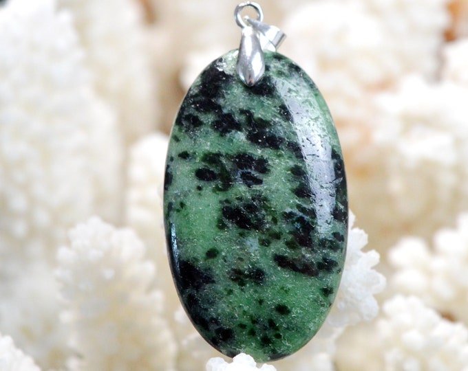 Zoisite 55 carats - natural stone cabochon pendant - Tanzania // DQ51