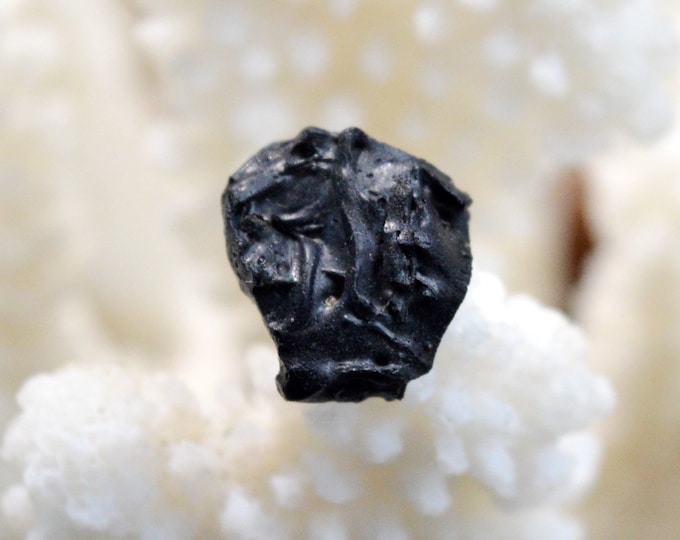 Irghizite tektite - 3.9 carats - Zhamanshin impact crater, Yrgyz District, Aktobe Region, Kazakhstan