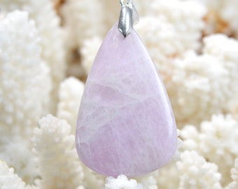 Kunzite 62 carats - natural stone cabochon pendant - Pakistan / FL37