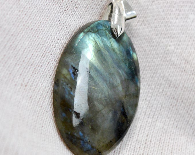 48-carat Labradorite - natural stone cabochon pendant - Madagascar / GC49