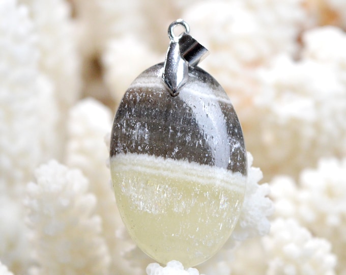 47 carat calcite - natural stone cabochon pendant - Mexico / EJ77