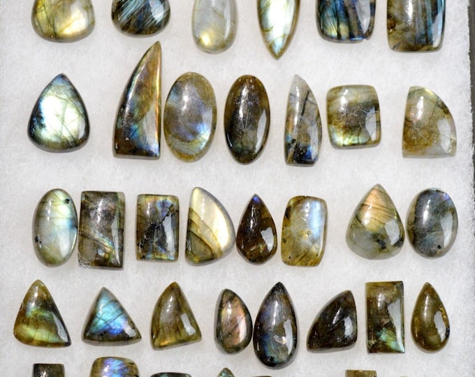 Lot 38x Labradorite 536 carats - natural stone cabochon - Madagascar / FN13