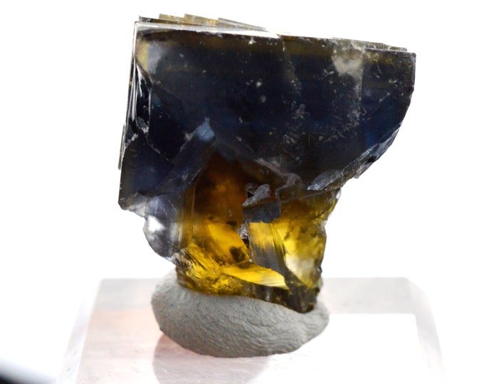 Fluorite 34 grams - Valzergues, Villefranche-de-Rouergue, Aveyron, Occitanie, France