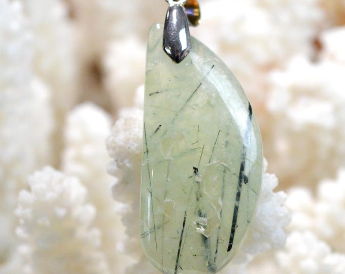 Prehnite epidote 47 carats - natural stone cabochon pendant - Mali / GA56