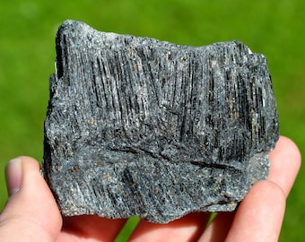Tourmaline Schorl 414 grams - Saint-Chély-d'Apcher, Mende, Lozère, Occitanie, France