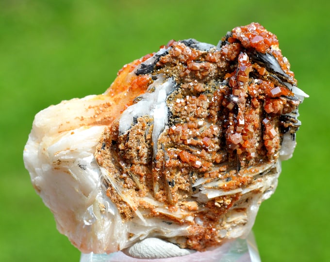 Vanadinite & barite - 116 grams - Midladen, Morocco