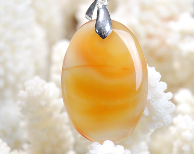 38 carat carnelian - natural stone cabochon pendant - Madagascar // DB84