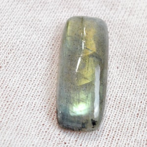 Labradorite 21 carats - cabochon pierre naturelle - Madagascar / FJ55
