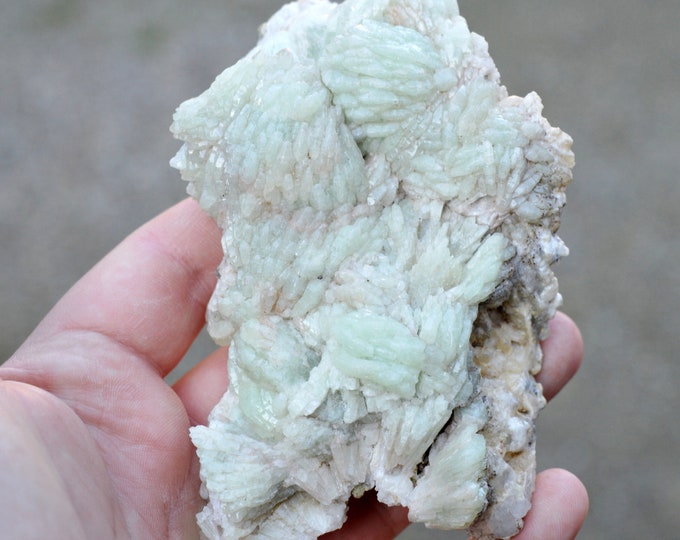 Prehnite 391 grams - Imilchil, Er Rachidia Province, Drâa-Tafilalet Region, Morocco