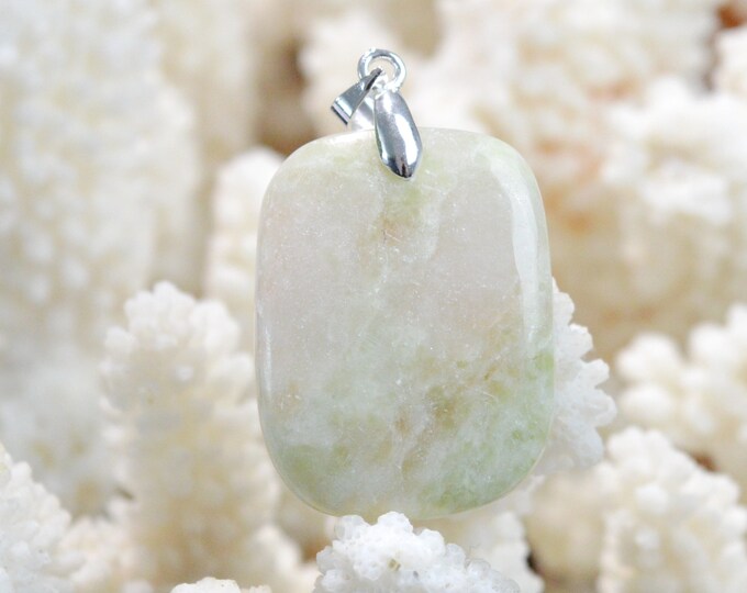 43 carat Beryl - natural stone cabochon pendant - Brazil / FJ37