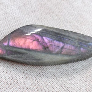 Labradorite 100 carats - cabochon pierre naturelle - Madagascar