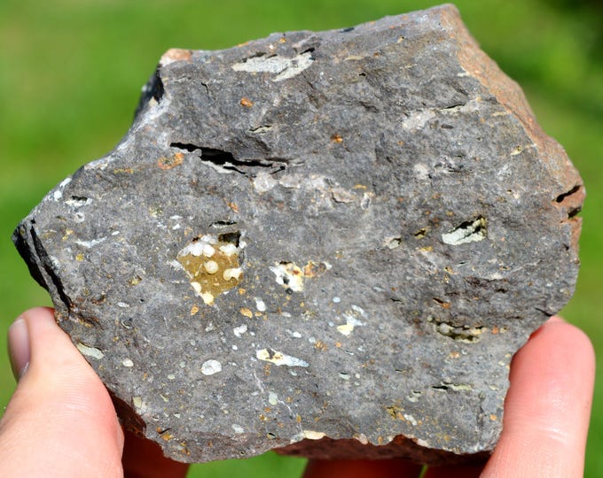 Basalt & Forsterite Calcite Philipsite 789 grams - Montboissier quarry, Brousse, Ambert, Puy-de-Dôme, Auvergne-Rhône-Alpes, France