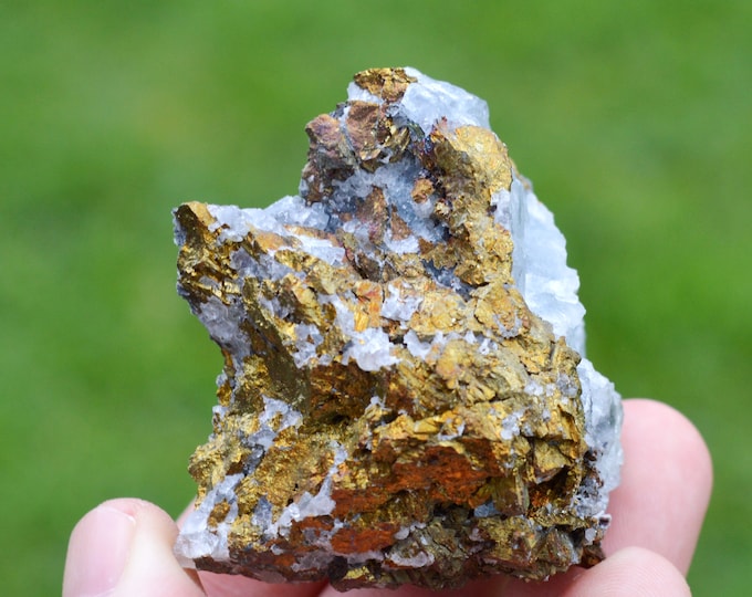Chalcopyrite & Fluorite 147 grams - Mont-Roc Mine, Villefranche d'Albigeois, Tarn, Occitanie, France