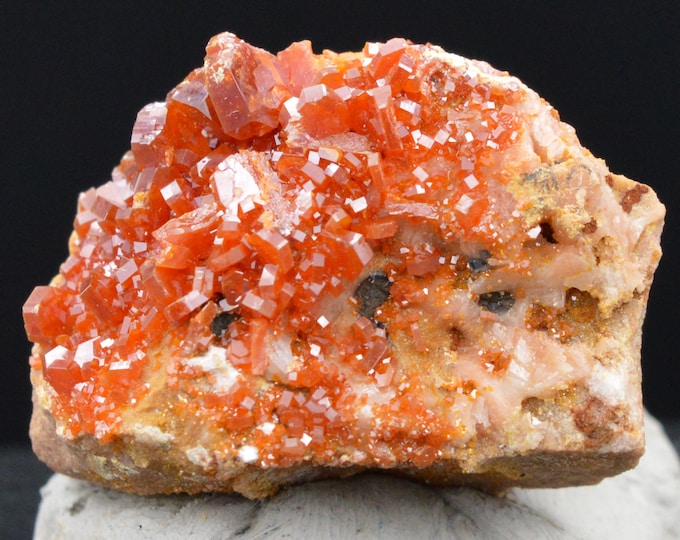 VANADINITE 23 grams - VANADINITE - lustrous crystals on matrix - MOROCCO