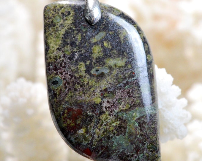 51 carat "Dragon Blood" Jasper - natural stone cabochon pendant - Australia // Ref BD63