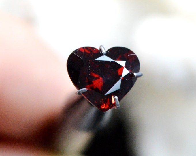 Red Spinel - Heart - 3.01 carats - Thailand