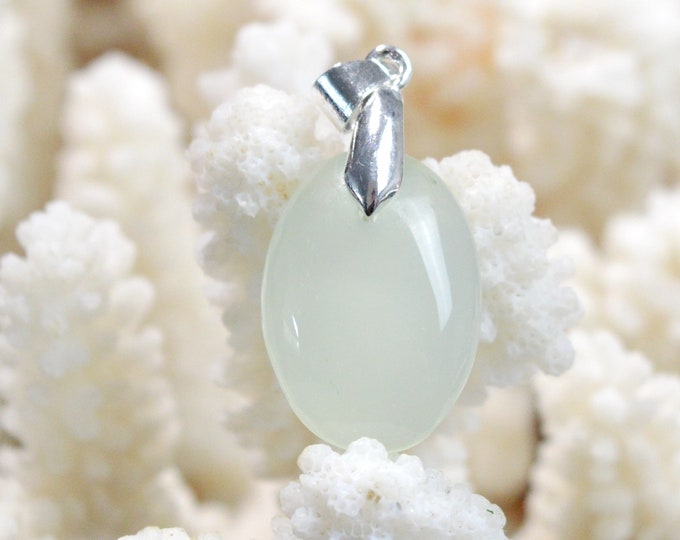 20 carat chalcedony - natural stone cabochon pendant - Türkiye // EB2