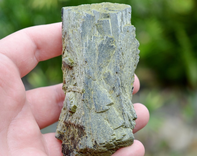 Epidote 299 grams - Bafoulabé Circle, Kayes Region, Mali