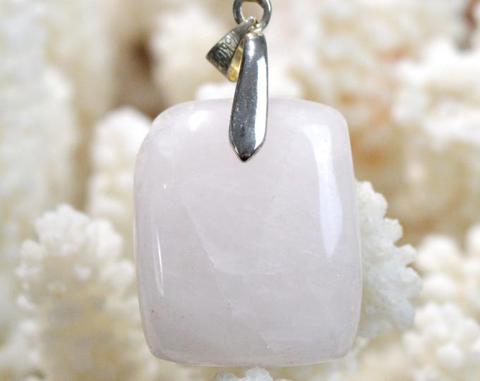 Quartz rose 66 carats - pendentif cabochon pierre naturelle - Madagascar / GA63