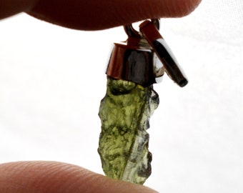Moldavite - 8 carats - natural stone pendant - Czech Republic - 925 silver