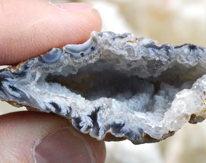 Quartz & Chalcedony Agate "Geodinhos" 26 grams - Barros Cassal, Rio Grande do Sul, Brazil