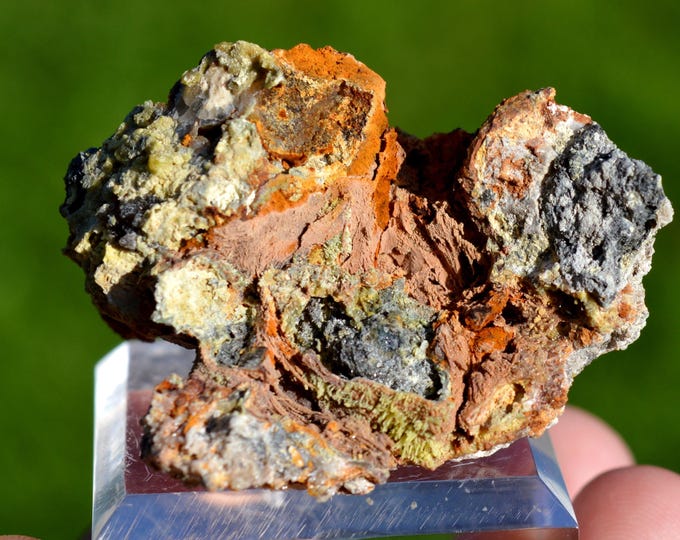 Pyromorphite 68 grams - Sainte-Lucie Mine, Saint-Léger-de-Peyre, Mende, Lozère, Occitanie, France