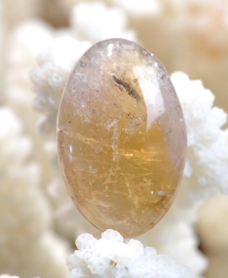 Bolivie REF AW50 Am\u00e9trine 26 carats cabochon pierre naturelle