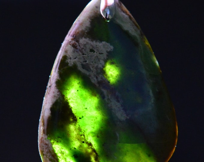 Chrome Chalcedony - 55 carats - Natural Stone Cabochon Pendant - Australia // BM73