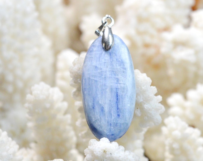 Kyanite Kyanite Disthene 28 carats - natural stone pendant - Brazil / FH96