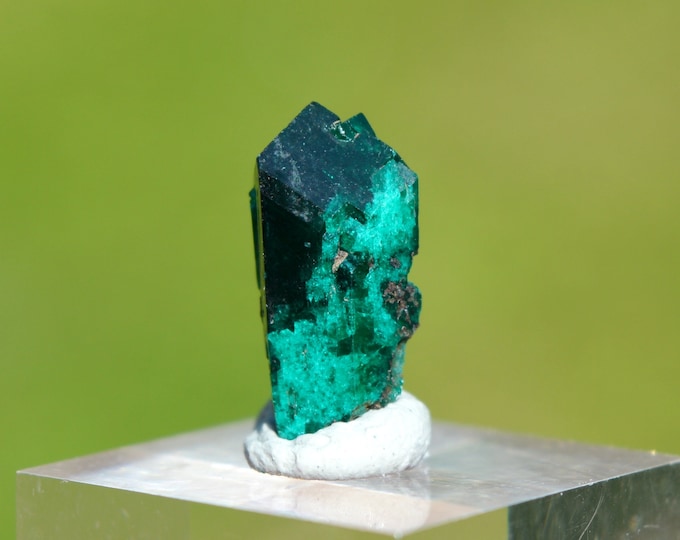Dioptase 1 grams - Tantara Mine, Shinkolobwe, Kambove Territory, Haut-Katanga, DR Congo
