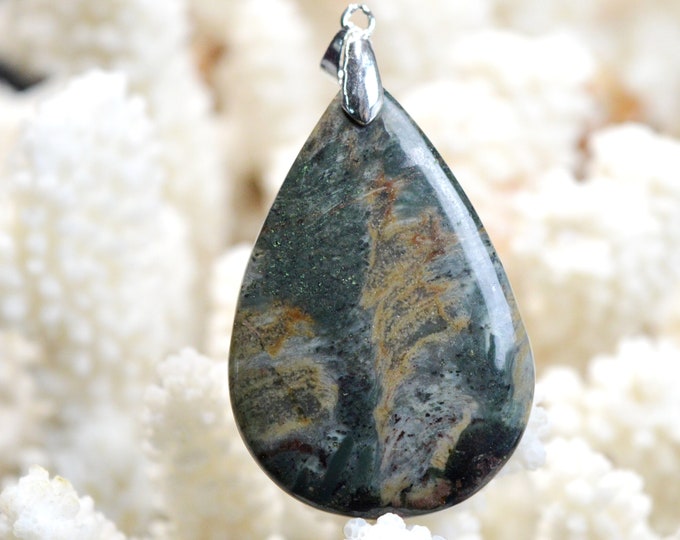 73 carat fuchsite ruby - natural stone cabochon pendant - India / EC2