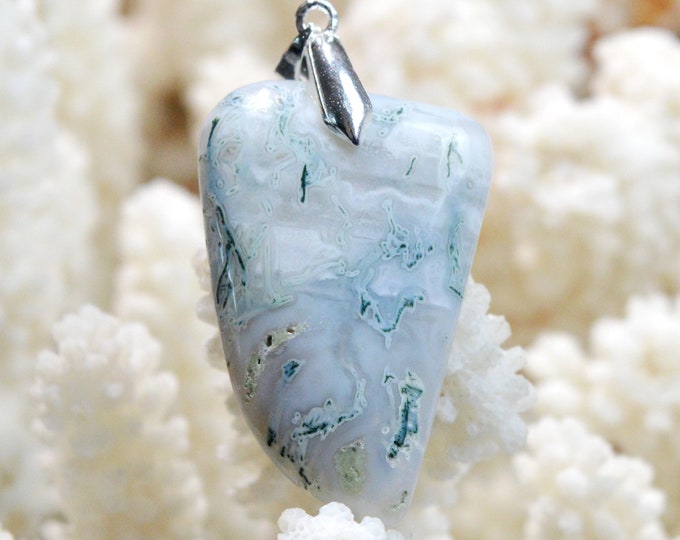 44 carat moss agate - natural stone cabochon pendant - Indonesia / FA22