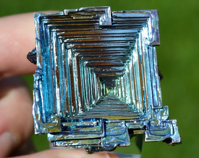Bismuth metallic crystals 121 grams - Lab grown