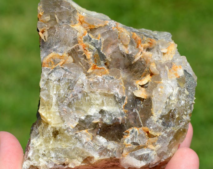 Fluorite 680 grams - Chaillac, Indre, Centre-Val de Loire, France