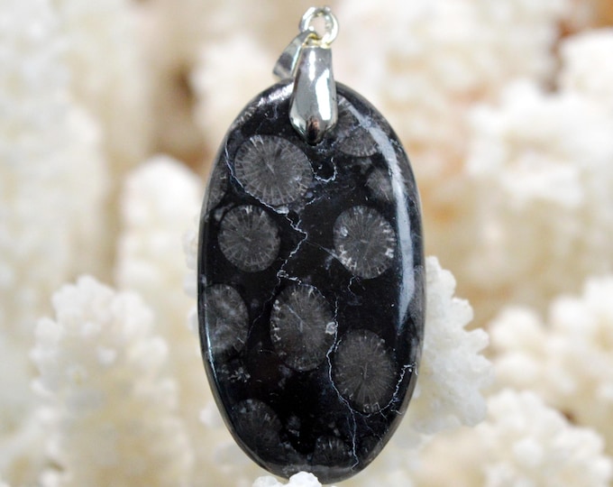 40-carat fossil coral - natural stone cabochon pendant - Indonesia /GC3
