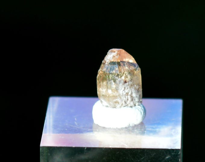 Topaz 0.3 grams - Topaz Mountain, Thomas Range, Juab County, Utah, USA