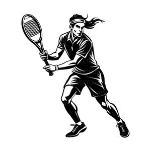Può includere: Illustrazione in bianco e nero di un giocatore di tennis in azione. Il giocatore indossa una fascia, una polo e pantaloncini, tenendo in mano una racchetta da tennis. L'immagine è una grafica vettoriale.