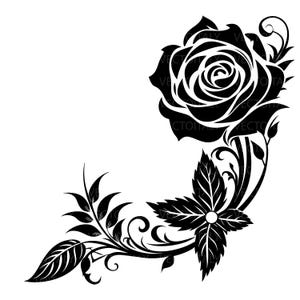 Può includere: Design floreale in bianco e nero con una rosa e foglie. La rosa è in piena fioritura, con petali dettagliati. Le foglie e gli steli presentano dettagli intricati. Il design è adatto a varie applicazioni.