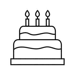 Può includere: Illustrazione di una torta di compleanno a due piani con tre candele accese. La torta è delineata in nero, con un design semplice e pulito. Le candele sono posizionate sopra la torta.