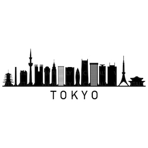 Può includere: Silhouette in bianco e nero dello skyline di Tokyo. L'immagine presenta edifici e strutture iconiche, tra cui una pagoda, alte torri e la Tokyo Tower. La parola "TOKYO" è stampata in un font sans-serif sottostante.
