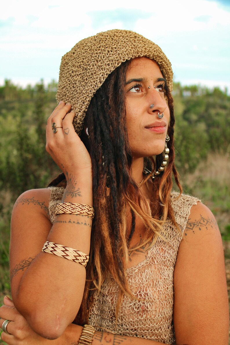 Chapeau en chanvre tissé à la main, chapeau rasta, chapeau dreads en chanvre, bonnet en chanvre, accessoires en chanvre, casquettes en chanvre, chapeau en cannabis, chapeau hippie, bohème, bonnet au crochet image 3