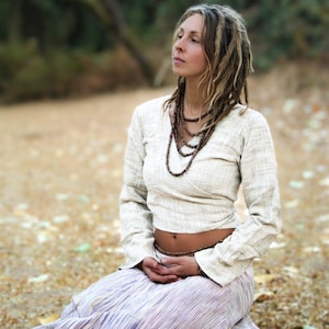 Wikkeltop van natuurlijk katoen, top van onbewerkte katoen, crop top vrouwen, bohokleding, natuurlijke kleding, wikkelblouse, hippietop, ceremoniële kleding