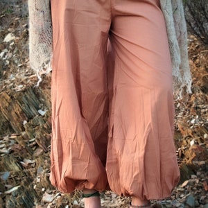 Pantalons de yoga pour femmes, pantalons Khadi, pantalons à jambes larges, pantalons hippie, vêtements naturels, pantalons amples, pantalons Palazzo, pantalons rouges, vêtements Boho image 2