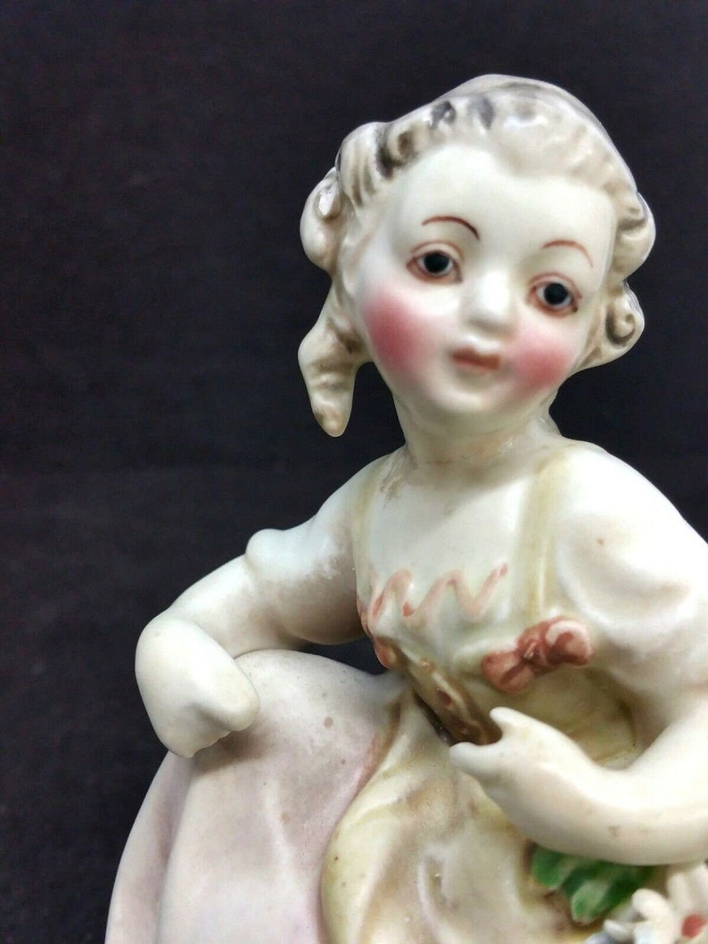Vintage Porcelain Figurine Girl With Flower Basket Collectibles Art & Collectibles