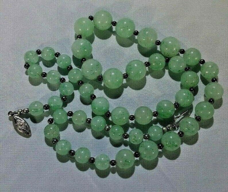 Vintage Light Green Jade Color Bead 9.25mm-13.25mm Necklace - Etsy Canada