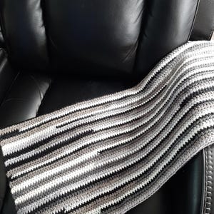 Reading Blanket, Lap Blanket, Blanket for Elderly, Wheelchair Blanket, Crocheted Throw Lapghan, Teen Blanket, Gift Under 50